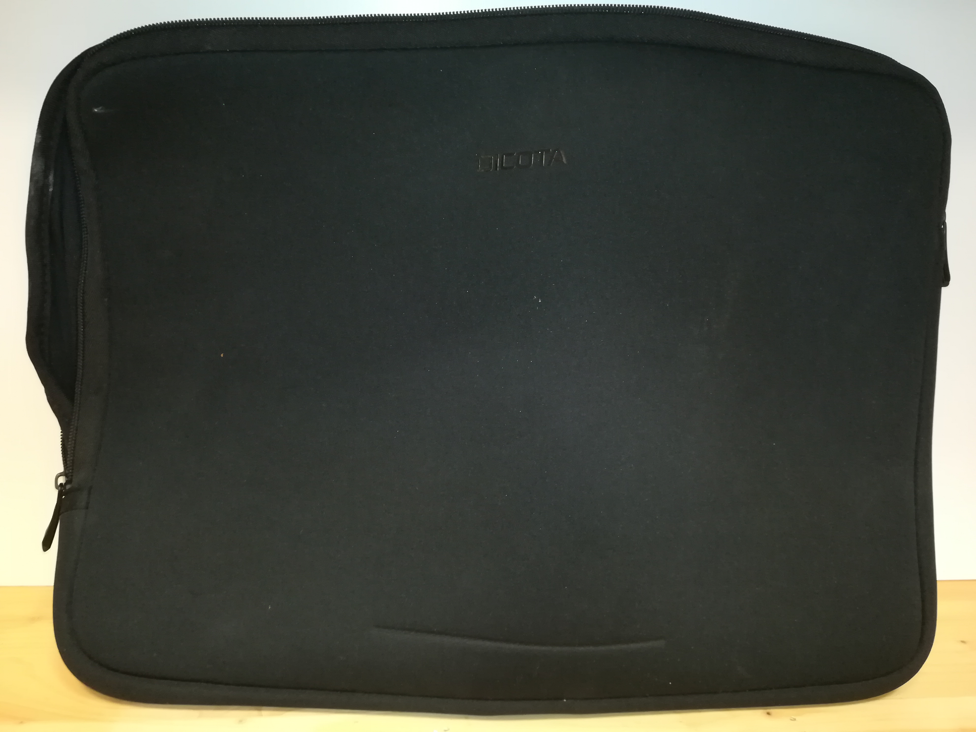 Brašna/ obal na notebook značky DICOTA