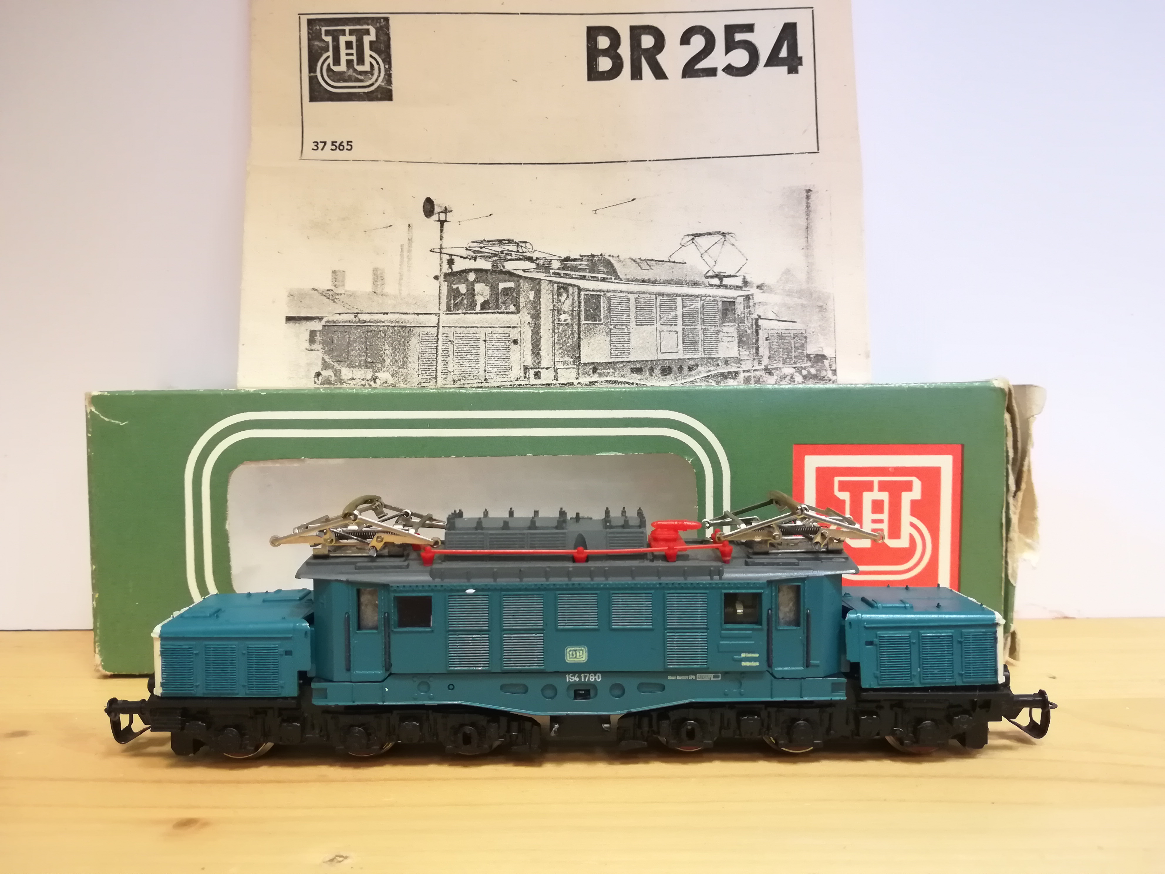TT - Elektrická lokomotiva BR 254 "Krokodýl", modrá