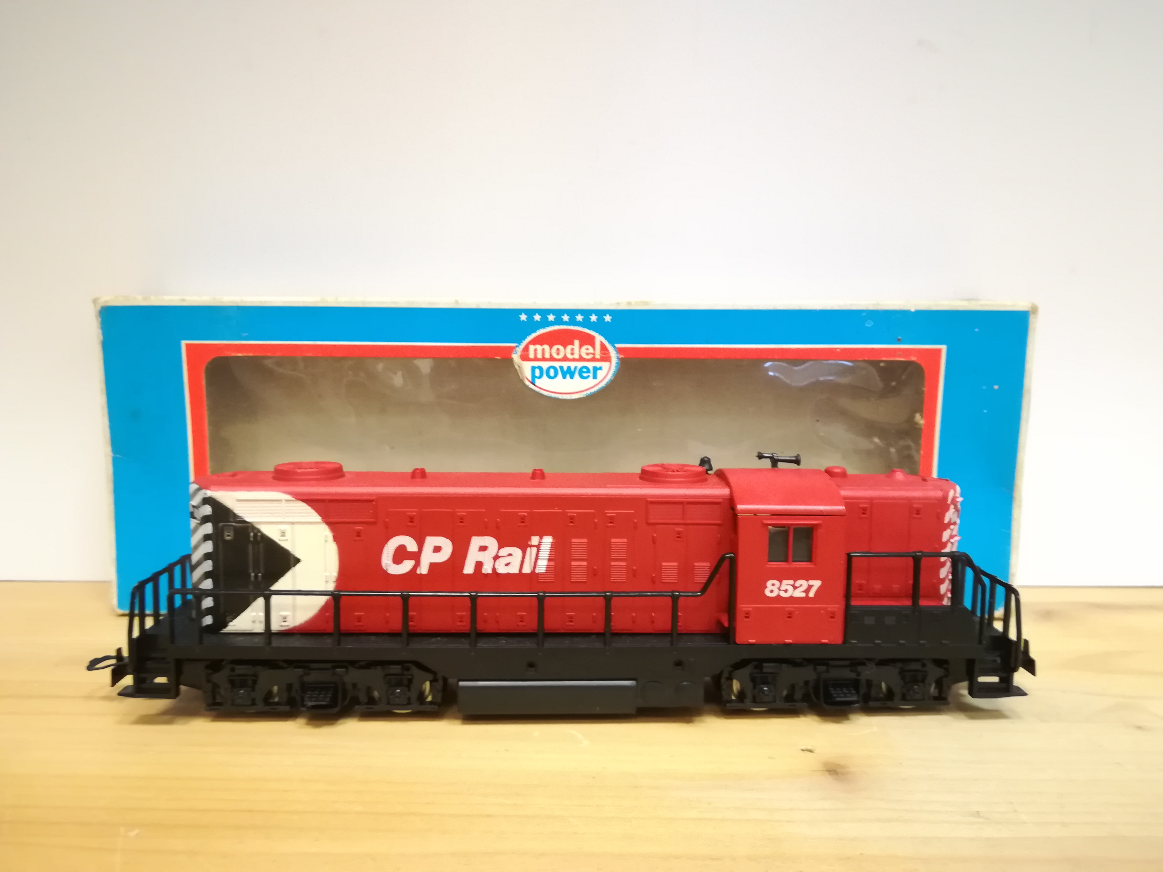 H0 Model Power - Dieselová lokomotiva 8527