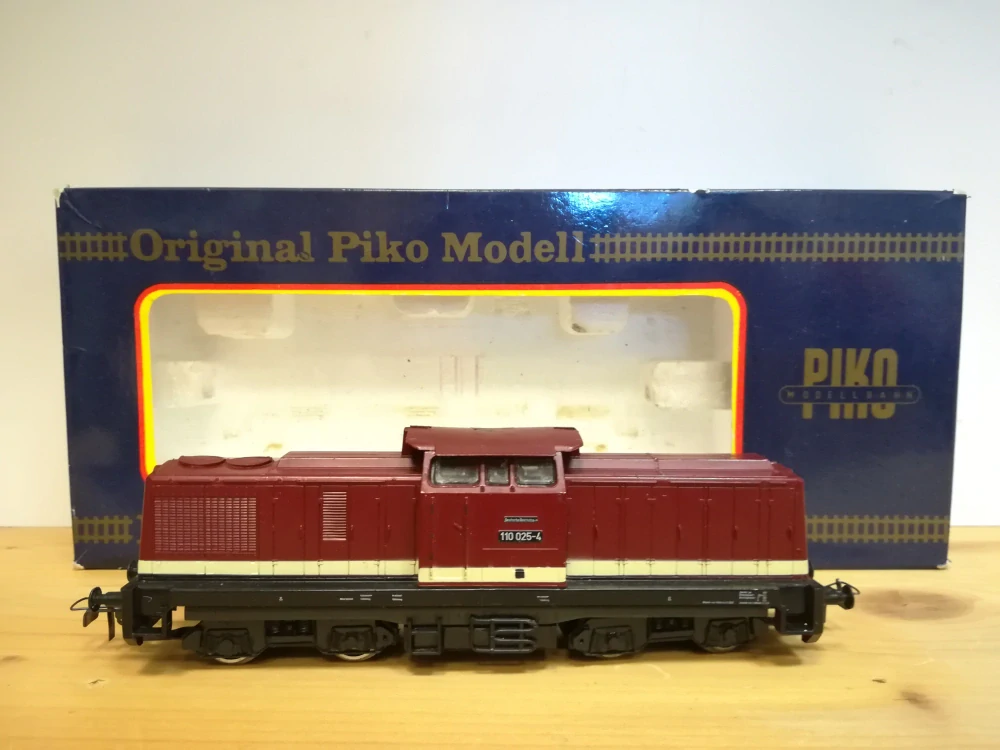 H0 - Dieselová lokomotiva BR 110