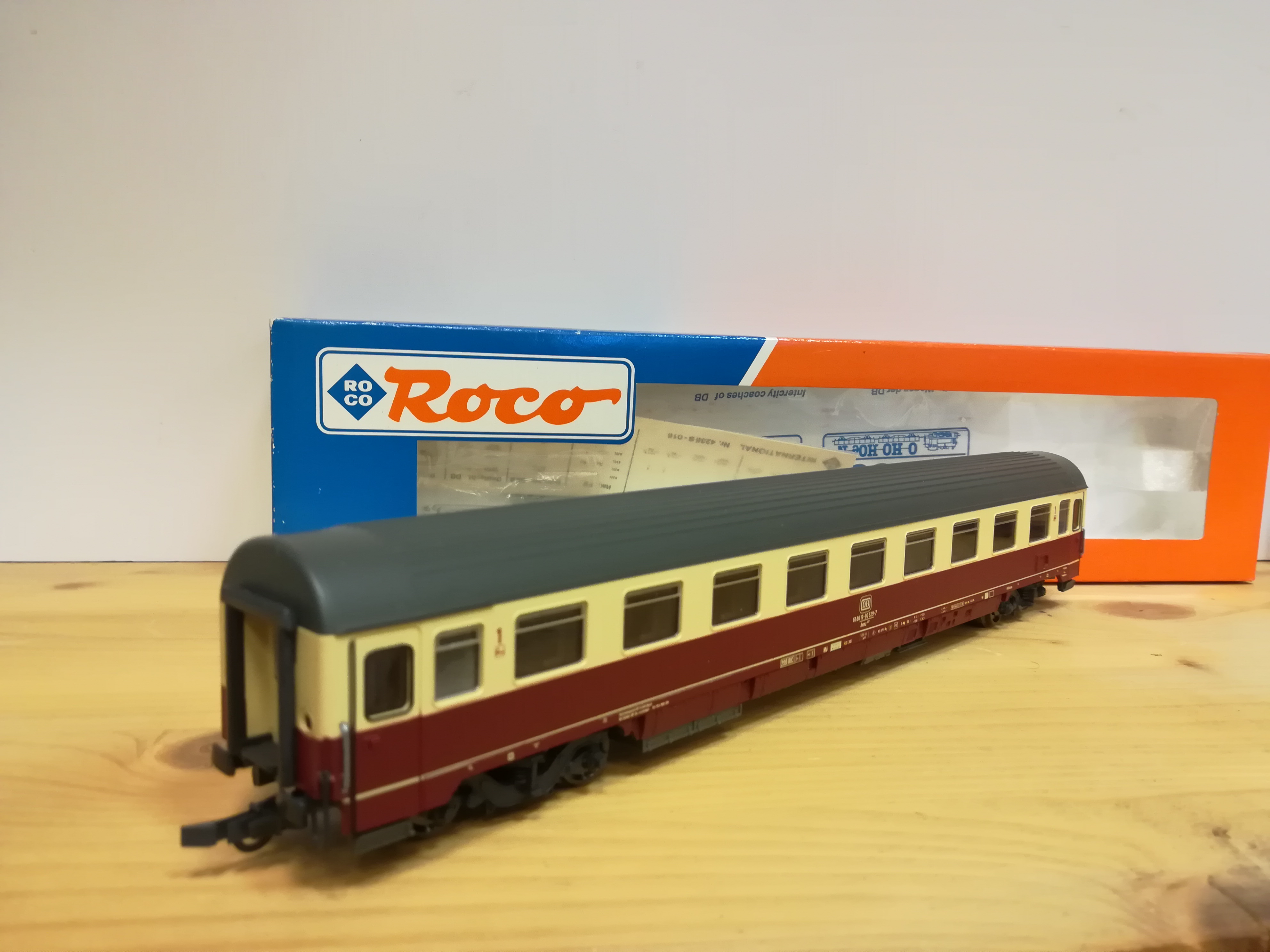 H0 ROCO - Rychlíkový vůz 1.tř. DB