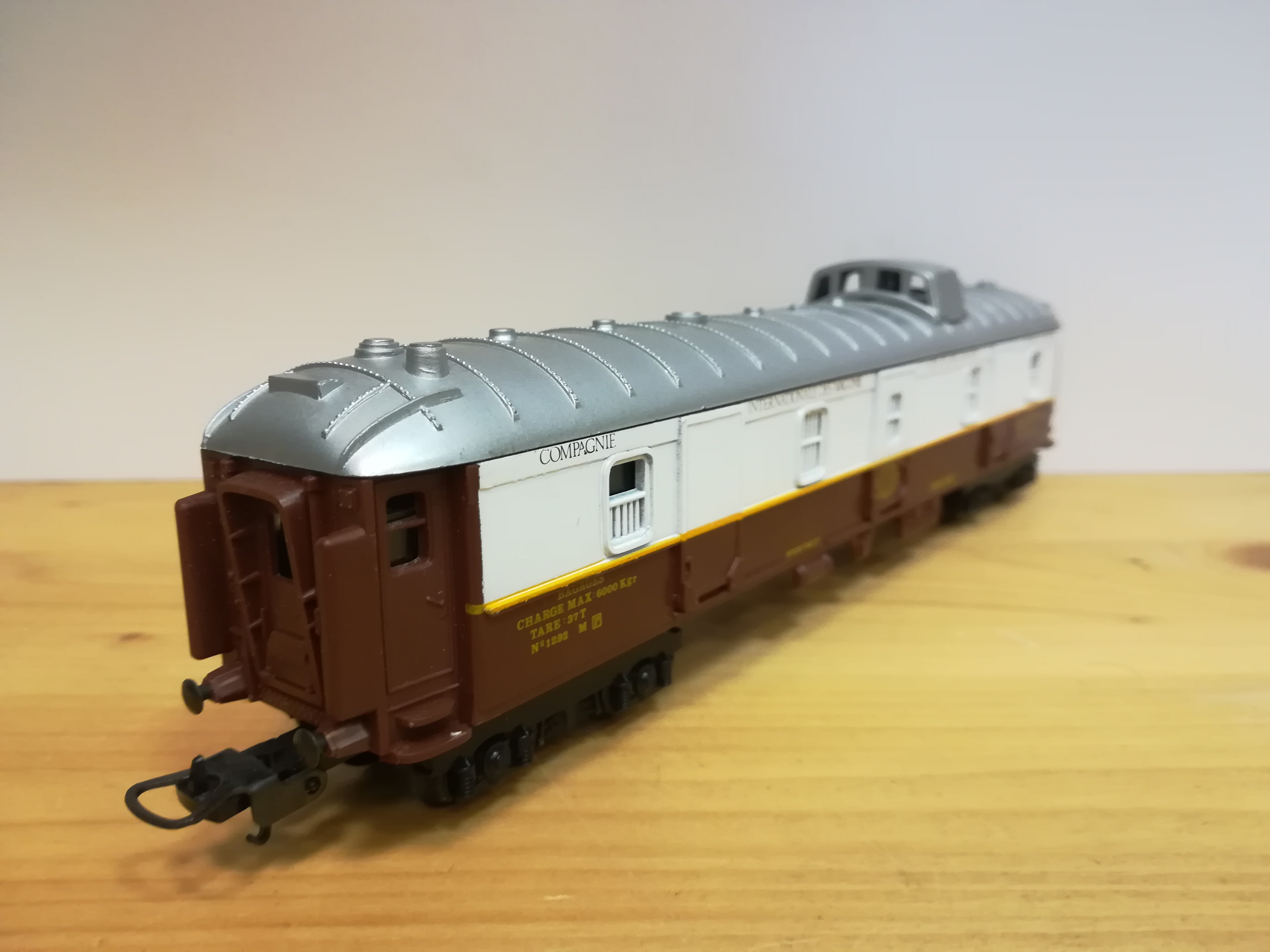 H0 - Zavazadlový vůz EXPRESS EUROPEENS