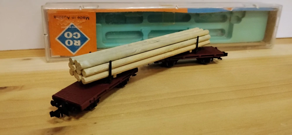 N ROCO - Klanicový dvouvagon s nákladem