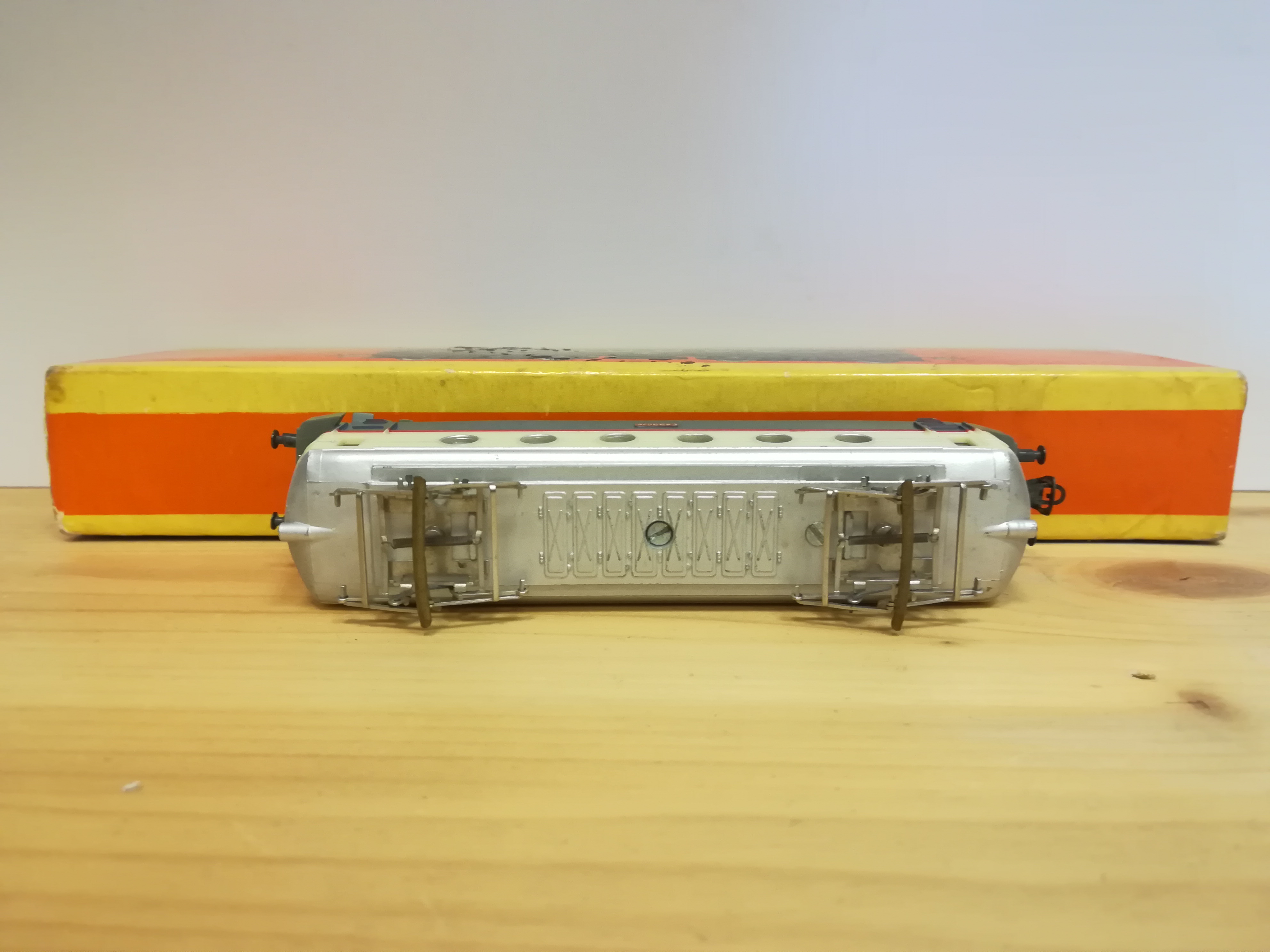 TT - Elektrická lokomotiva E 499 "Bobina" (2)