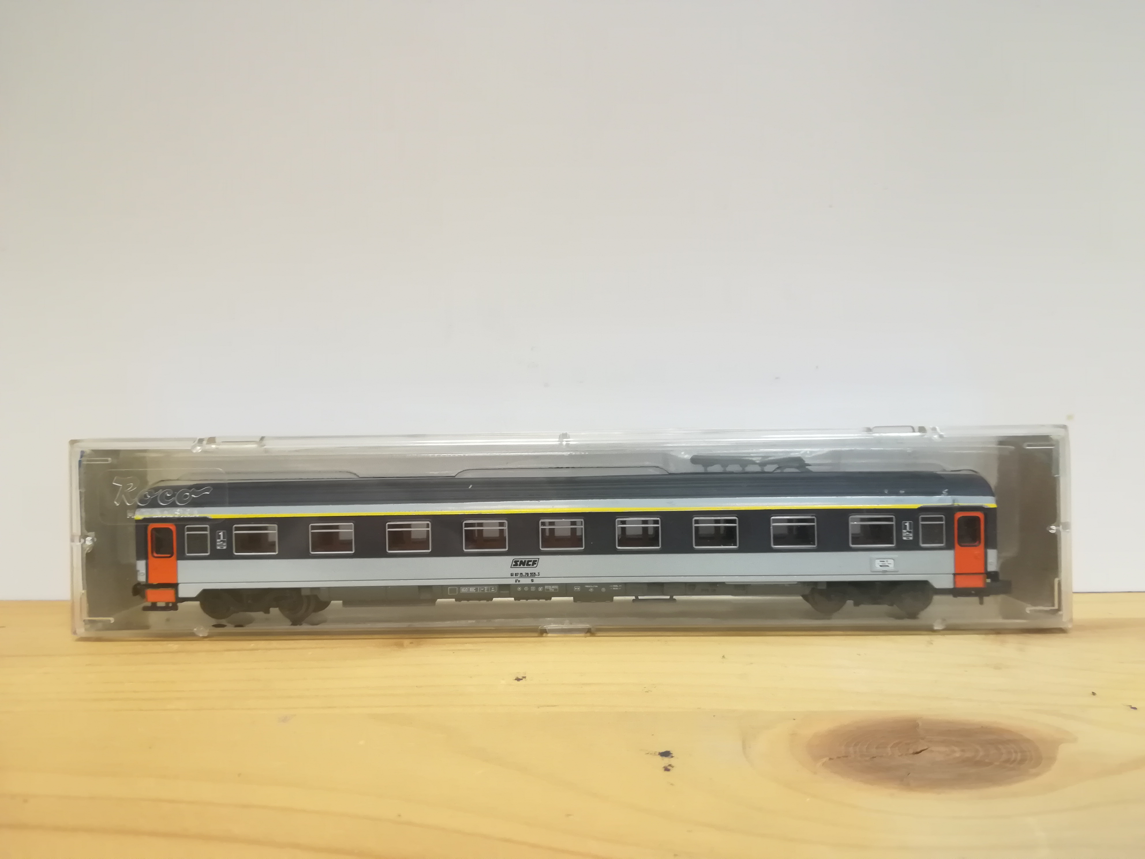 N ROCO - Rychlíkový vůz 1.tř. SNCF