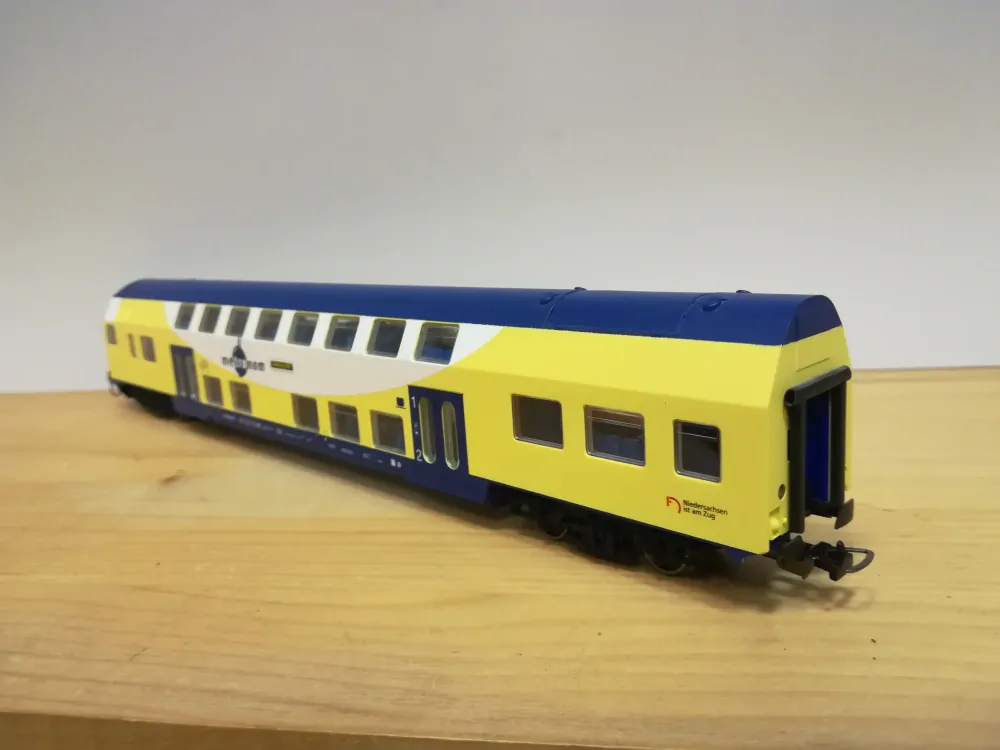 H0 PIKO - Řídící vůz 1/2tř patrové soupravy METRONOM