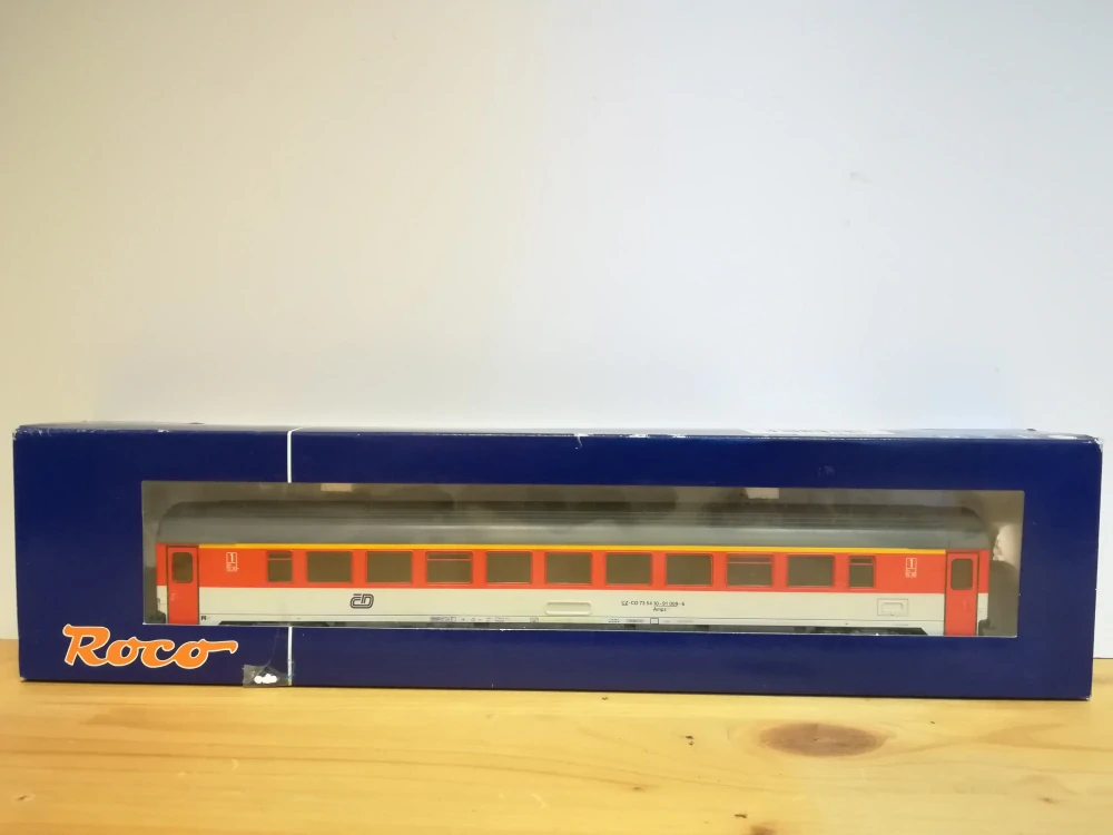 H0 ROCO - Rychlíkový vůz 1.tř. ČD Ampz