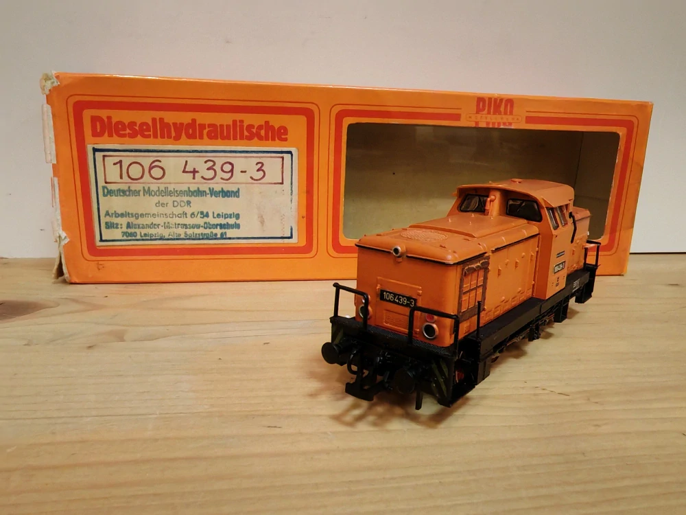 H0 - Dieselová lokomotiva BR 106