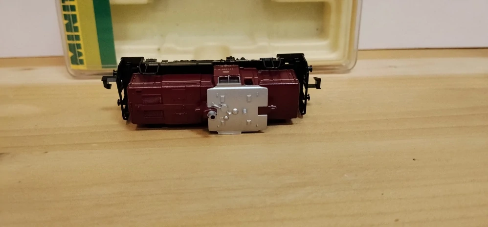 N MINITRIX - Dieselová lokomotiva 261 626-6