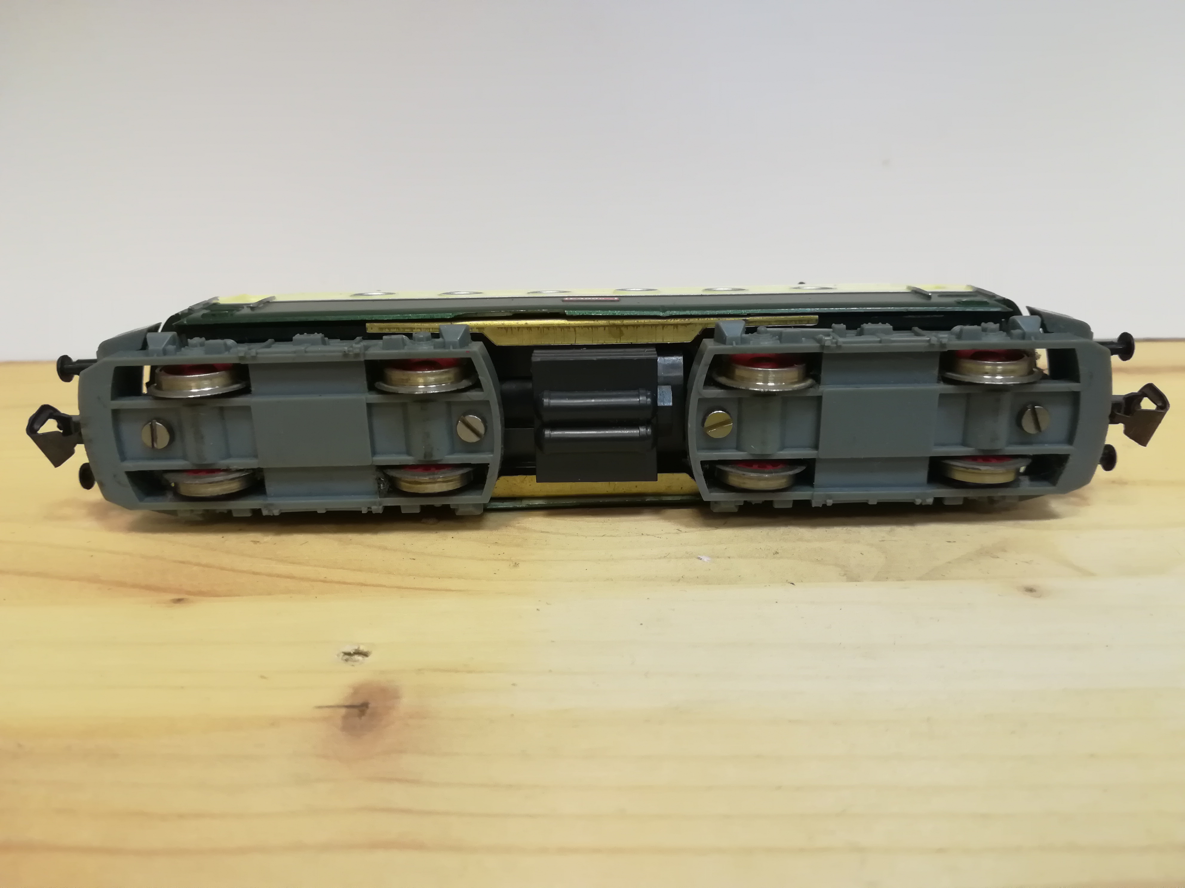 TT - Elektrická lokomotiva E 499 "Bobina"