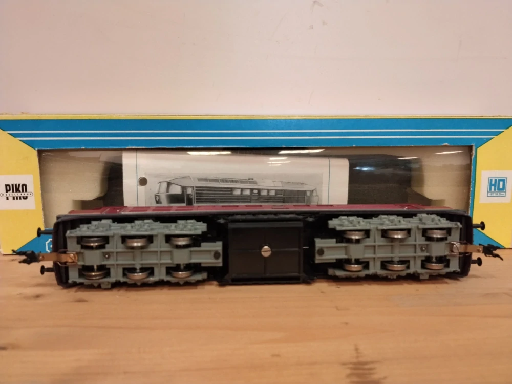 H0 - Dieselová lokomotiva BR 130