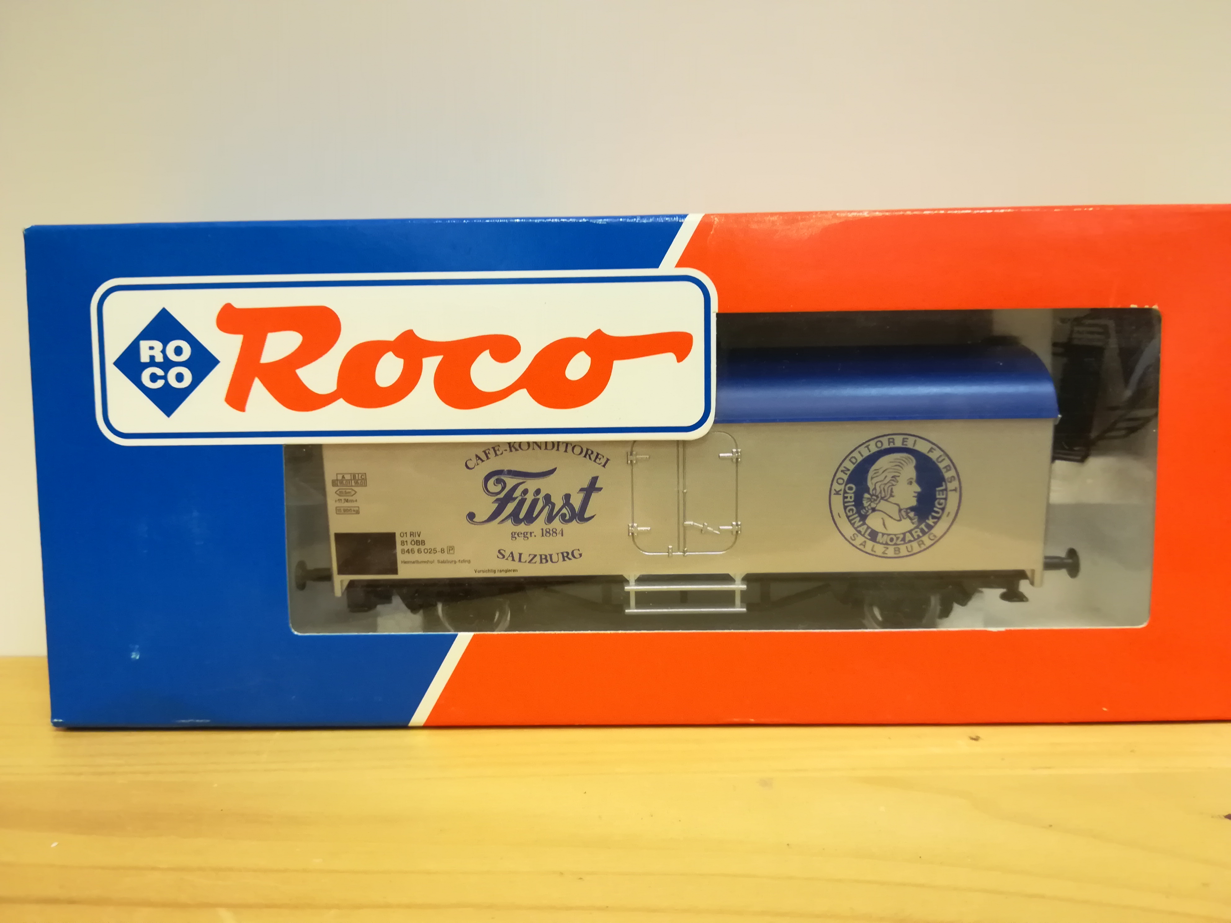 H0 ROCO - Uzavřený nákladní vůz FÜRST
