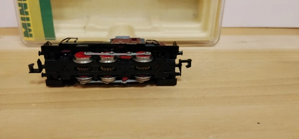 N MINITRIX - Dieselová lokomotiva 261 626-6