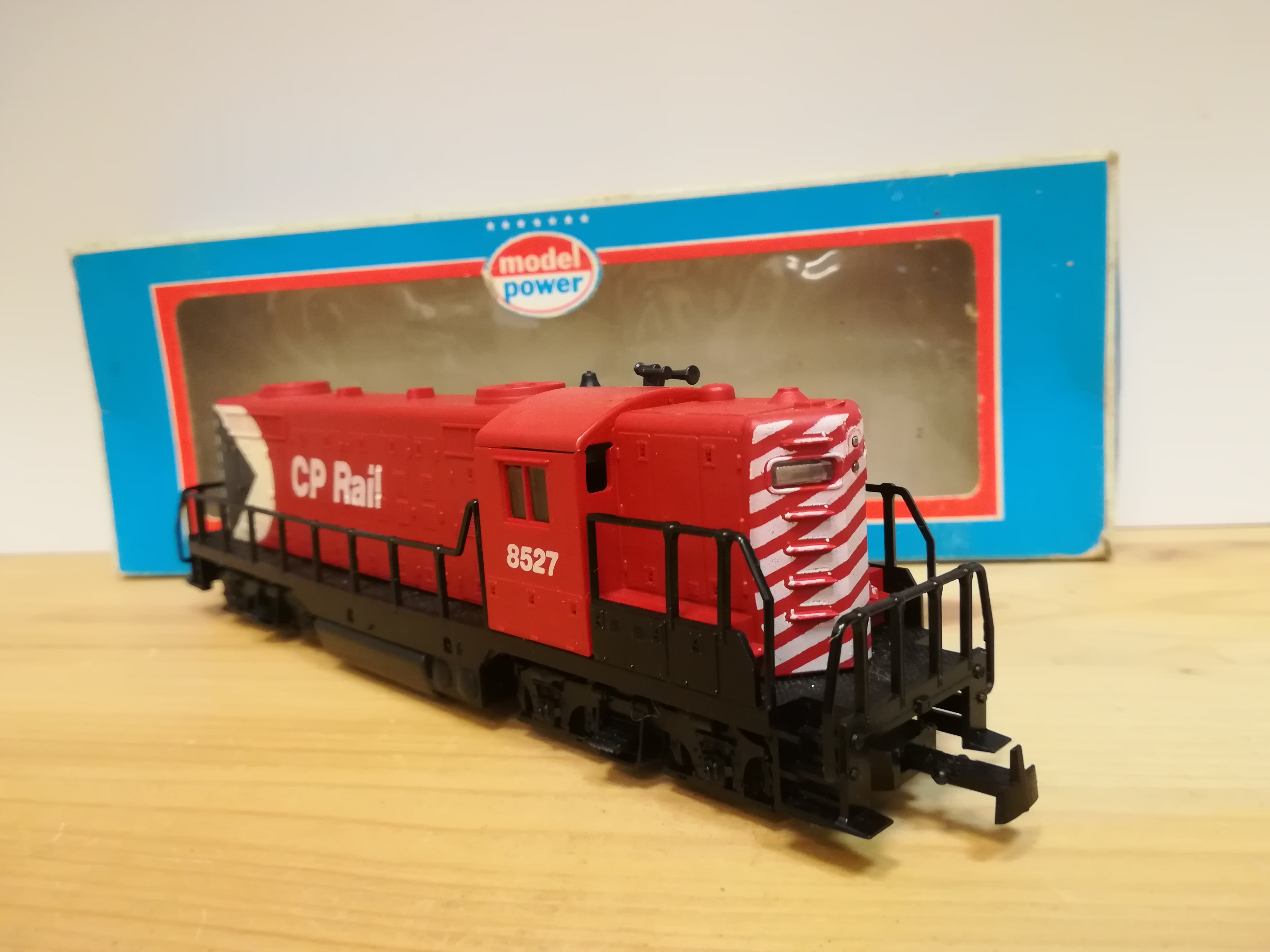 H0 Model Power - Dieselová lokomotiva 8527