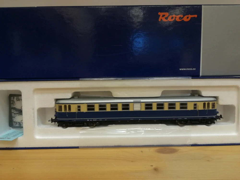 H0 ROCO - Motorová lokomotiva 5042.08