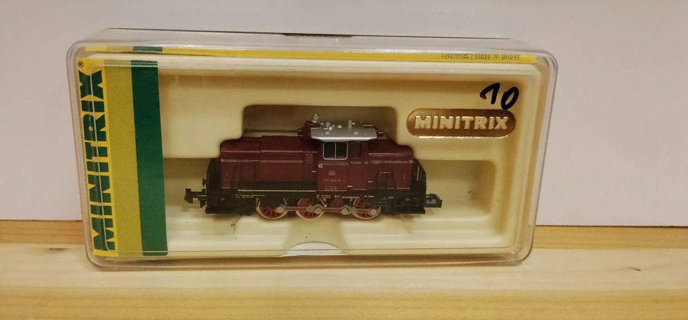 N MINITRIX - Dieselová lokomotiva 261 626-6