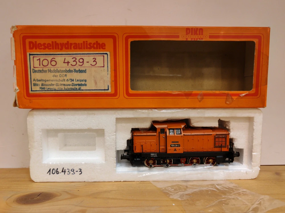 H0 - Dieselová lokomotiva BR 106