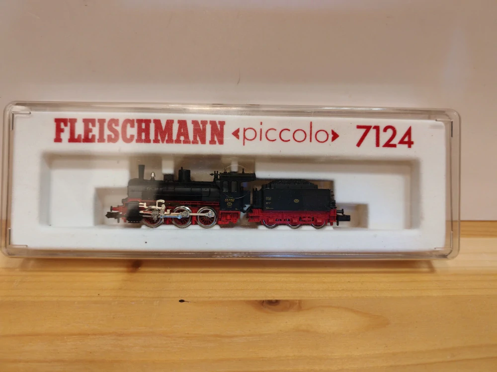 N Fleischmann - Parní lokomotiva 537 752