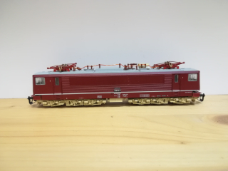 TT - Elektrická lokomotiva BR 250