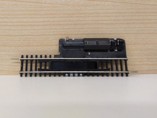 Modelová železnice TT - Elektromagnetický rozpojovač spřáhel