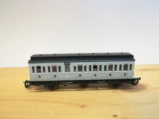 TT - Tříosý osobní vůz 2401